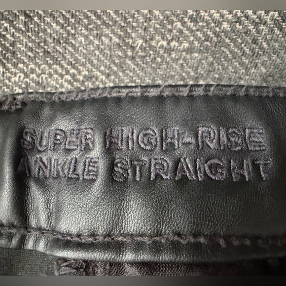 AEO 6 Short Faux Leather trim Black Denim Super High Rise Ankle Straight Jean - Picture 7 of 7